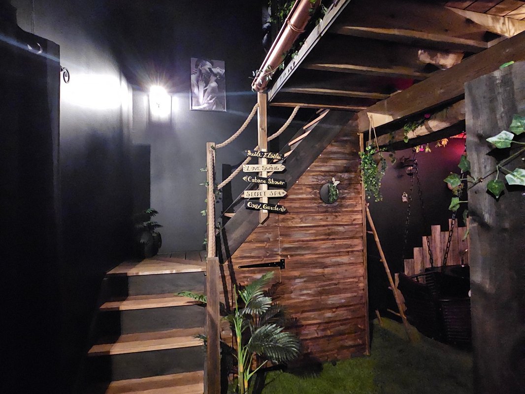 Secret love garden loveroom n'spa à Soleymieu (17)