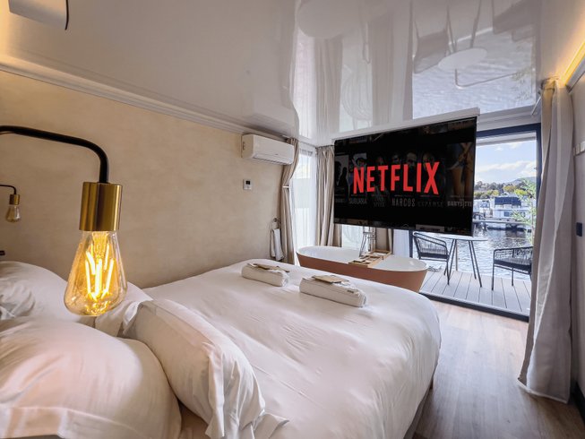Hébergement AbracadaRoom : Suite flottante Supérieure Lit king-size Balnéo - Image 5