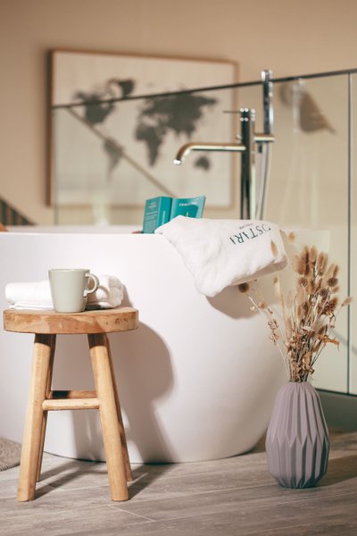 Hébergement AbracadaRoom : Hestia + Freya : Ecolodge de luxe avec 2 bains nordiques pour 2-14 personnes - Image 14