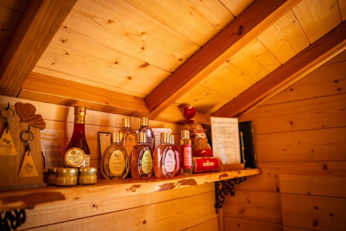 La cabane du Domaine des Ecus d'Or à La Bussière Sur Ouche (32)