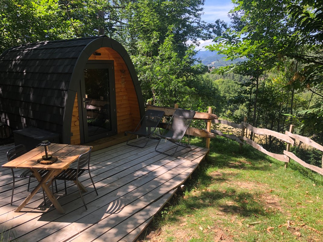 Cabane sous les châtaigniers à Nozieres (2)