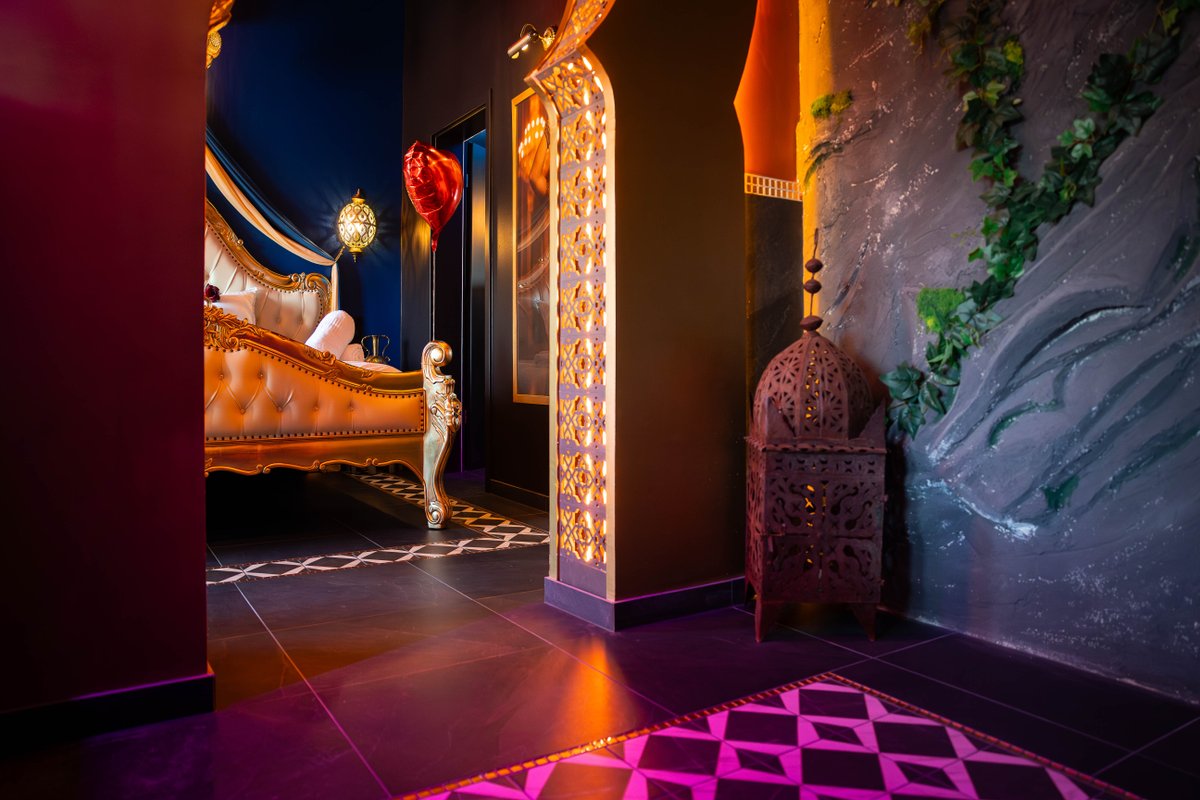 Le Palais des Mille et Une Nuits - Love Room, Jacuzzi, Pièce Secrète à Scheibenhard (12)