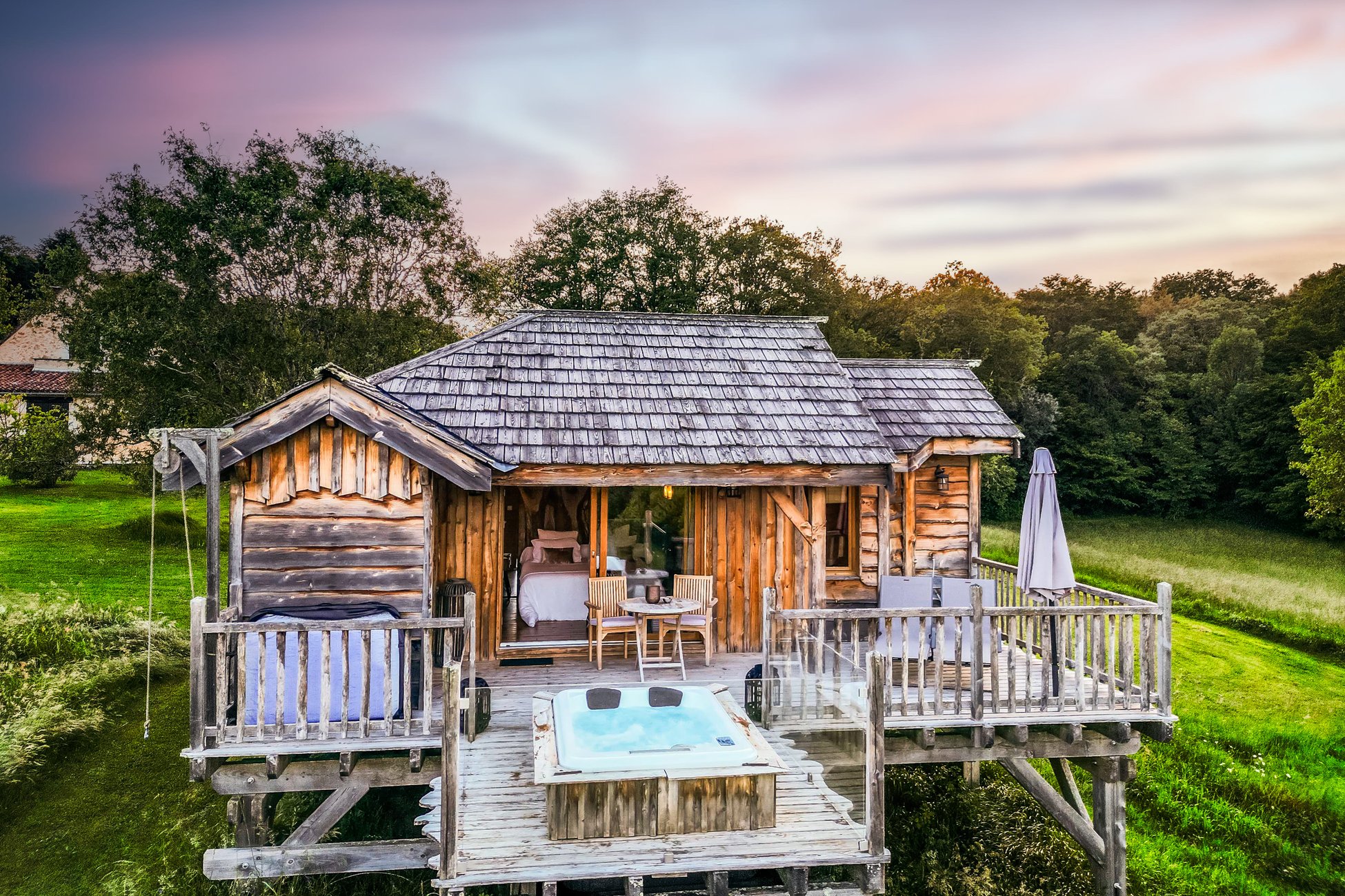 Hébergement UnicStay : Cabane du Grand Chêne & Spa à Saint- Martin Des Combes