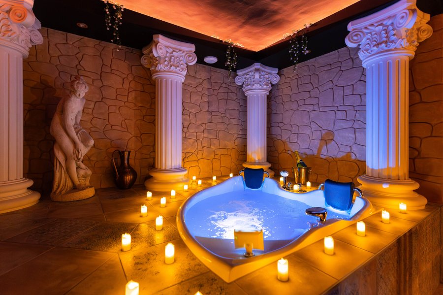 Hébergement AbracadaRoom : La Suite de Vénus - Love Room, Jacuzzi, Pièce Secrète - Image 2