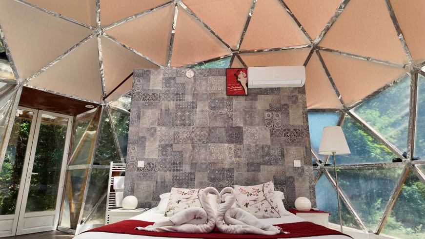Hébergement AbracadaRoom : La Bulle Dôme Étoilée & Spa - Image 5