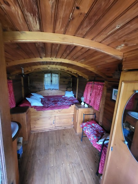 Hébergement AbracadaRoom : La Roulotte la Marguerite - Image 3