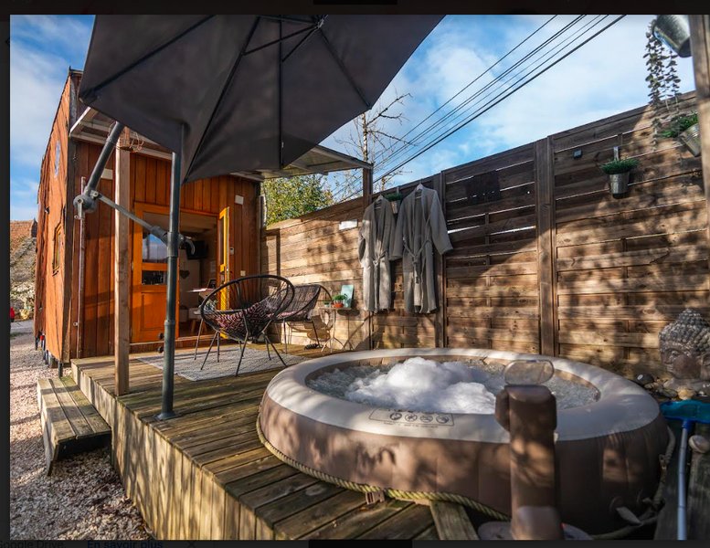 Hébergement AbracadaRoom : Tiny House & Spa - Image 13