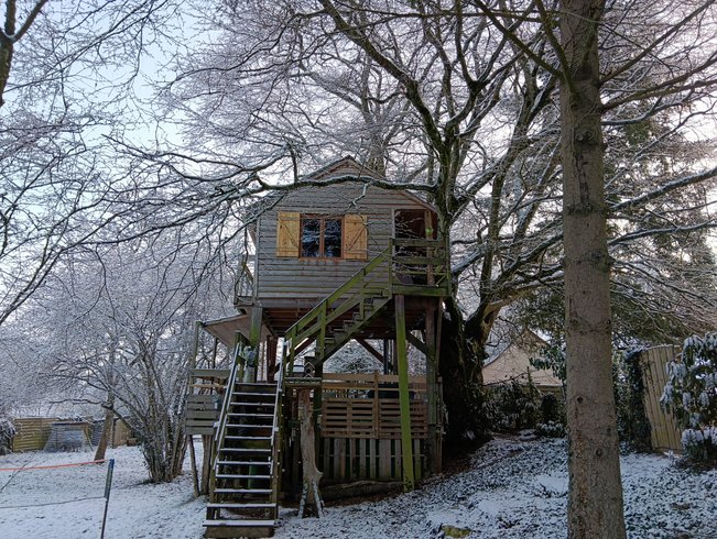 Hébergement AbracadaRoom : Maisonnette perchée dans les arbres tout équipée - Image 23