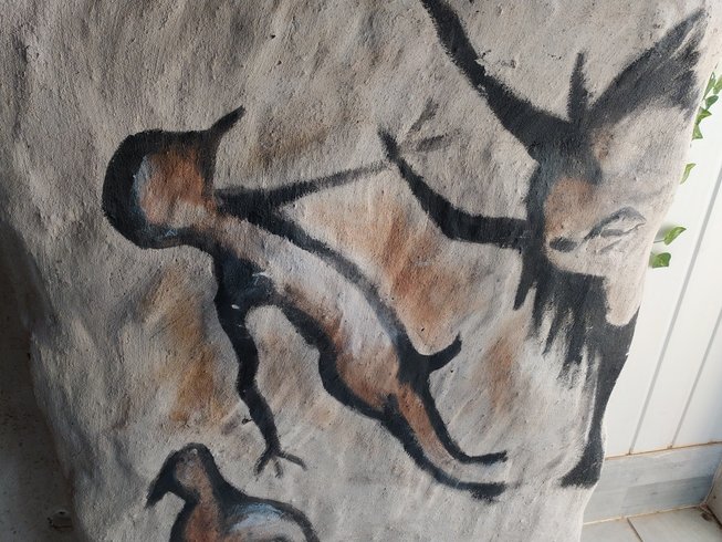 Hébergement AbracadaRoom : Homoerectus avec  accès au jacuzzi pendant 30 minutes, Petit-déjeuner, repas du soir  & Un massage bien-être 30 minutes par pers - Image 13