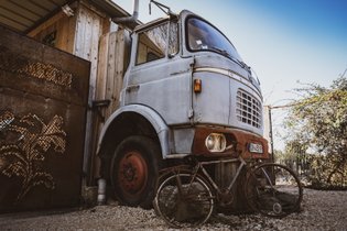 Le Truck-Lodge et SPA privatif LE BERLIET GAK