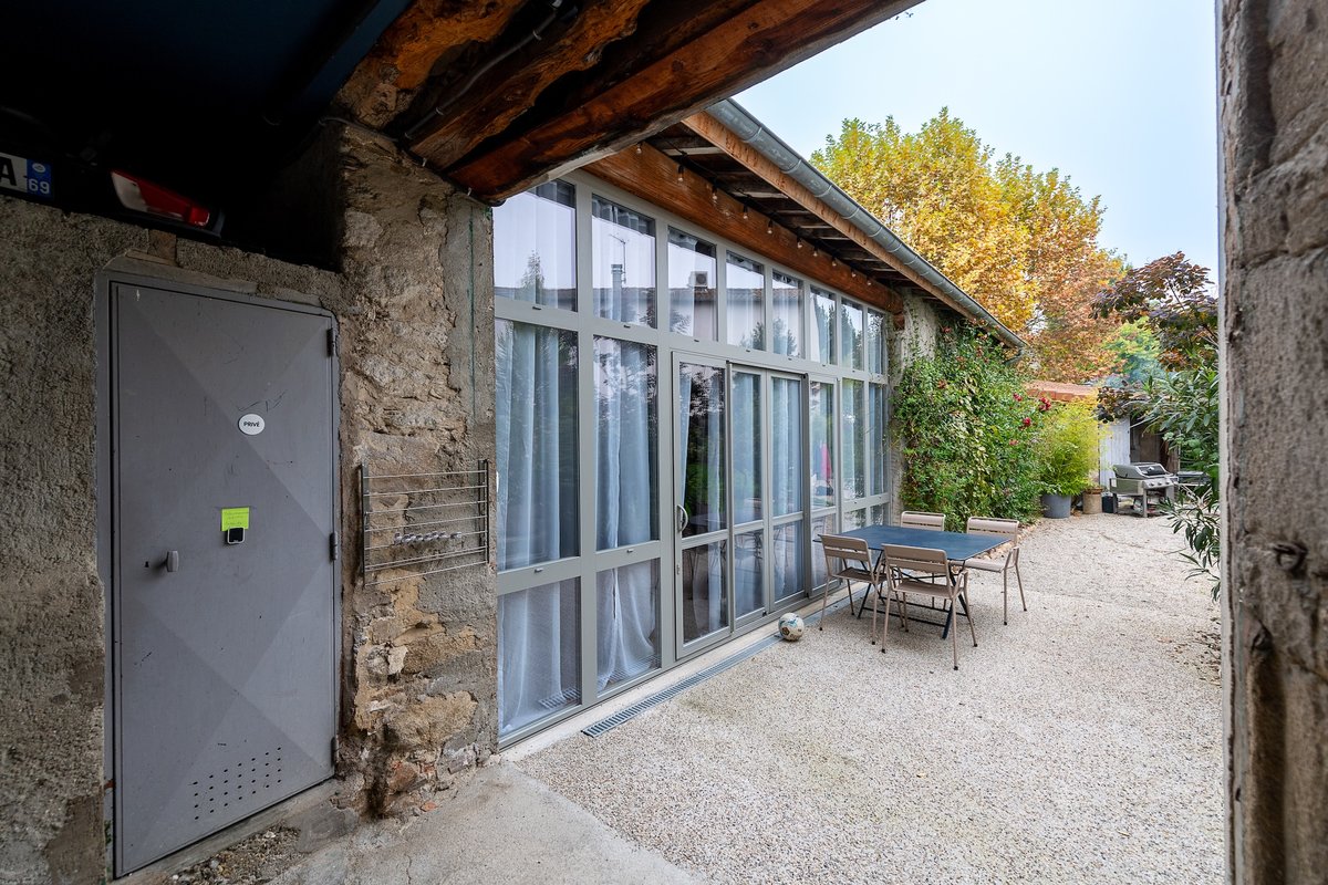 La Grange Moderne, authenticité et design à Vourles (26)