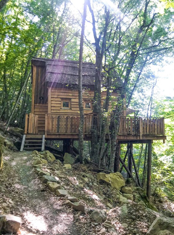 Cabane Spa des Trolls à Saint Léger Les Mélèzes (2)