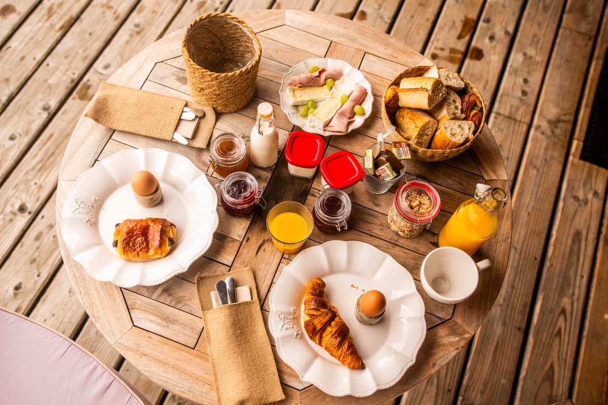 Cabane du Lac & Spa à Saint- Martin Des Combes (8)