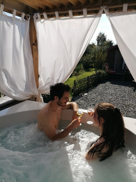 Hébergement AbracadaRoom : La Roulotte Kala et son spa jacuzzi - Image 14