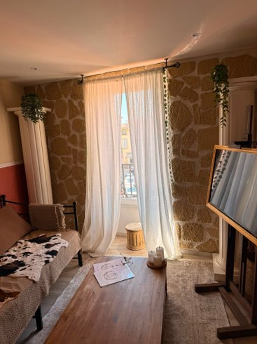 Hébergement AbracadaRoom : L'Escale Romaine • Expérience Unique • Centre Orange - Image 6