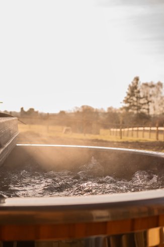 Hébergement AbracadaRoom : LA ROULOTTE DU RANCH, Bain Nordique, Sauna et Animaux - Image 4