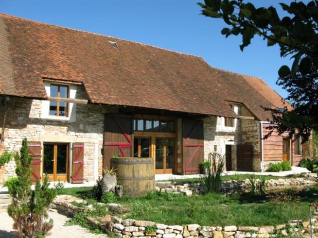 Domaine AbracadaRoom : Bed and Bourgogne - Image 1