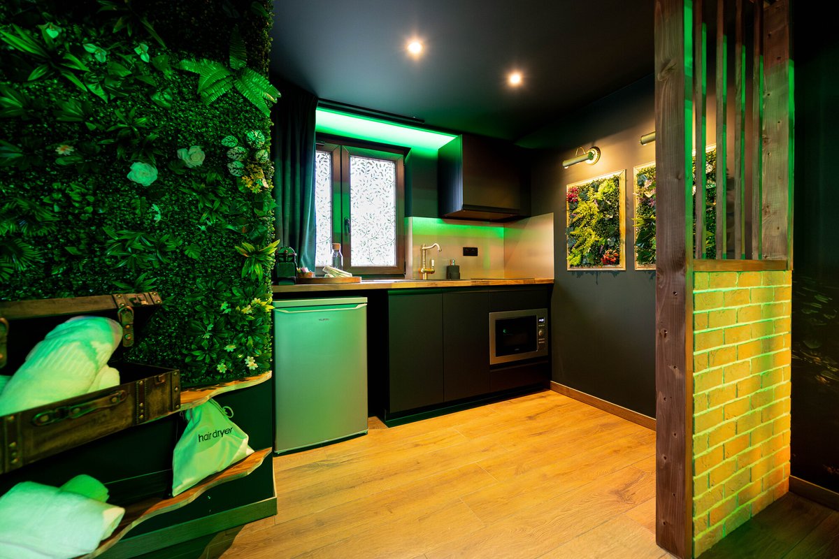 La Forêt Enchantée - Love Room à thème - Jacuzzi à Schirrhein (9)