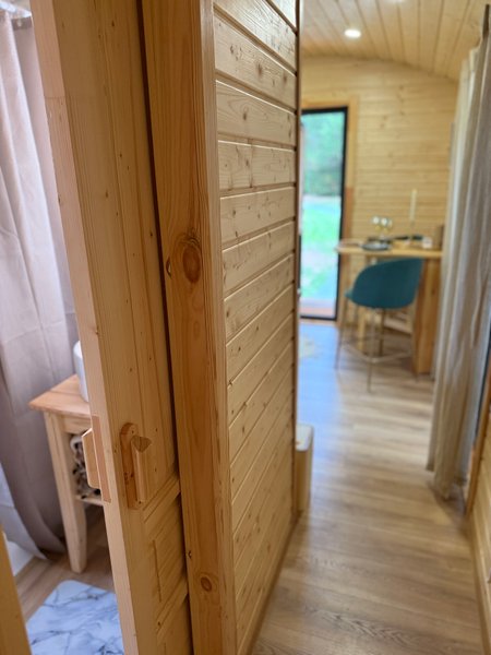 Hébergement AbracadaRoom : La roulotte dorée & bain nordique privatif - Image 16