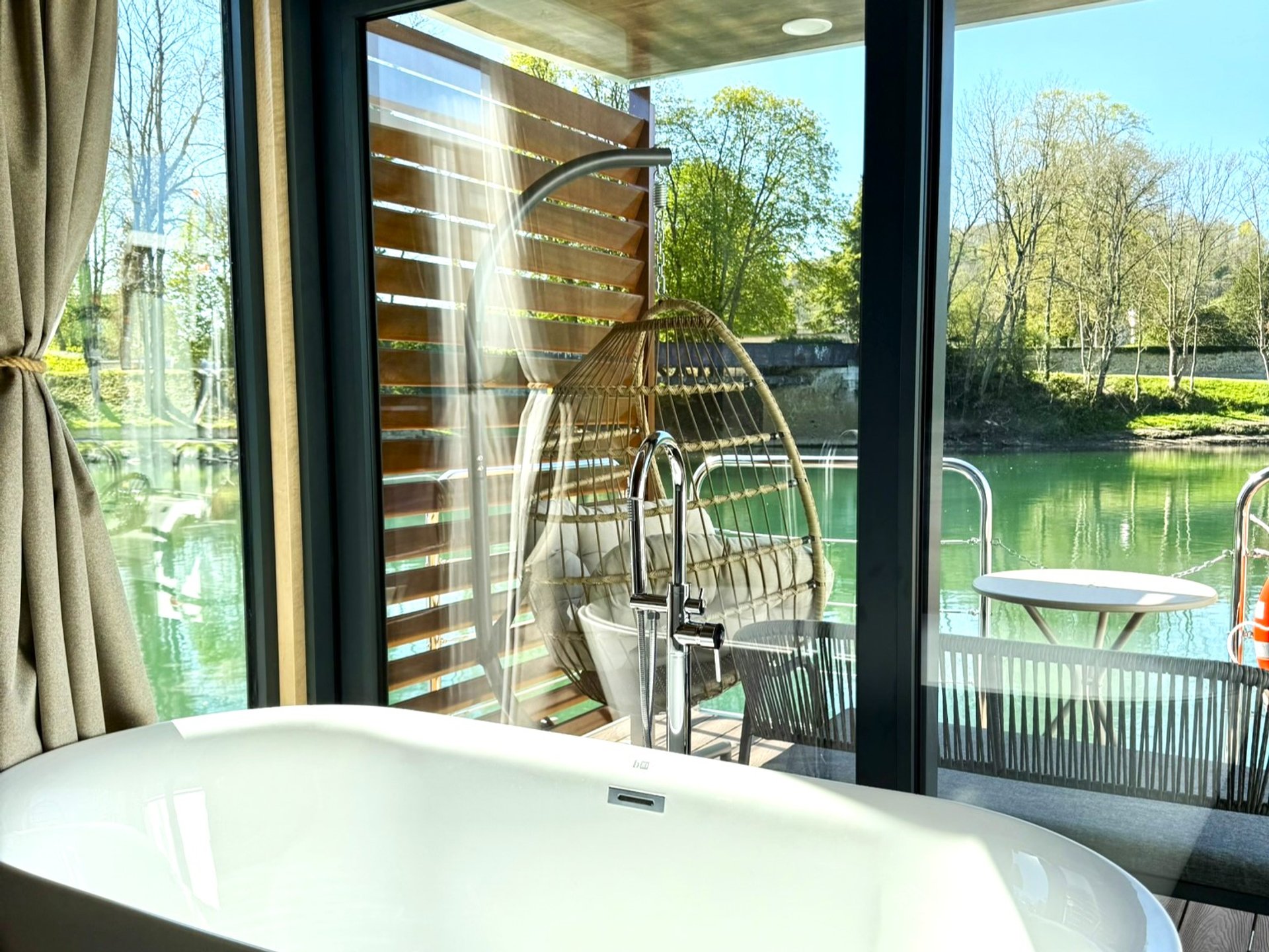 Suite flottante Supérieure Lit King-size Balnéo