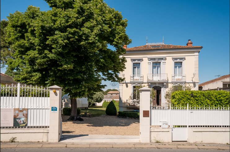 Hébergement AbracadaRoom : Maison de maître 4* avec piscine & jardin (6 pers.) - Image 1