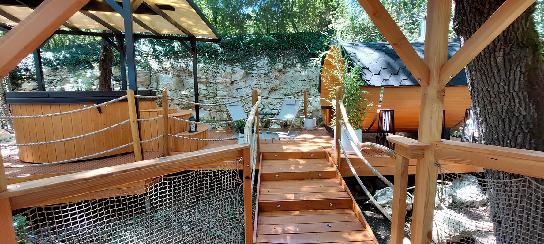 Cabane perchée GAIA & Spa à Sarrant (1)