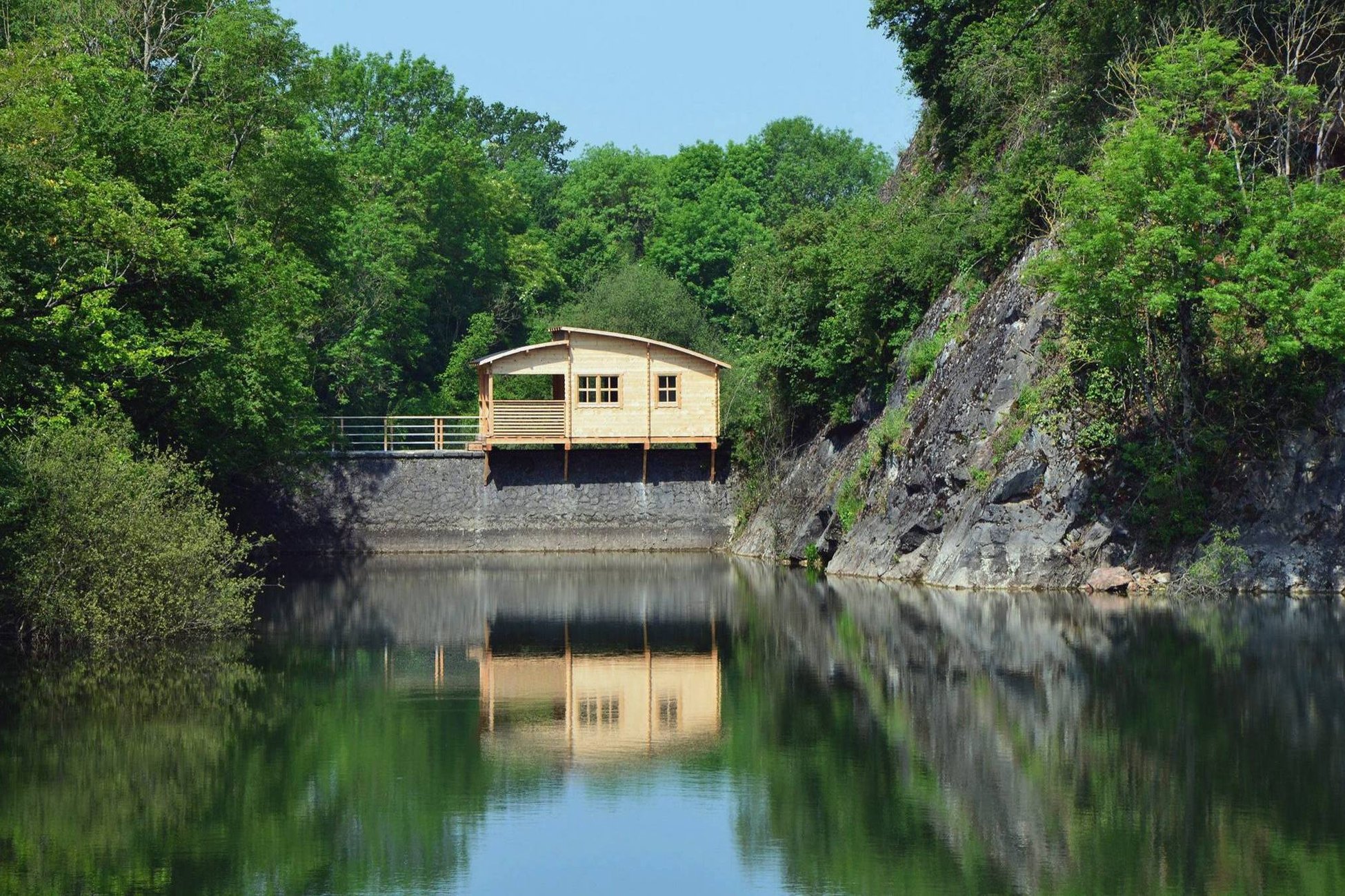 cabane digue exterieur 1