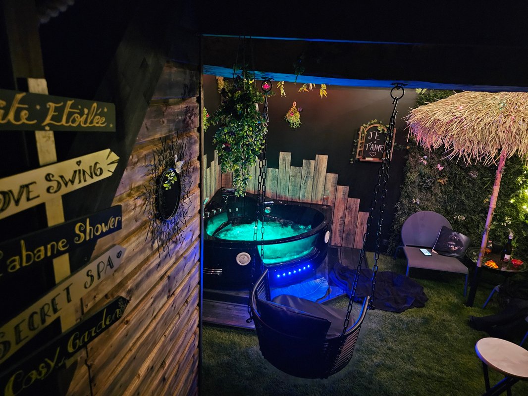 Secret love garden loveroom n'spa à Soleymieu (1)