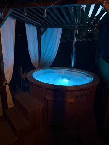 Hébergement AbracadaRoom : La roulotte dorée & bain nordique privatif - Image 38