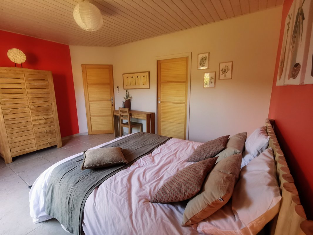 Villa Font Vive - Chambre d'hôtes "L'Ibie" écologique avec piscine et cuisine à Grospierres (2)