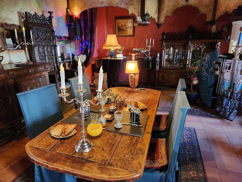 Hébergement AbracadaRoom : La Chaumière magique des Elfes et son escape game - Image 50