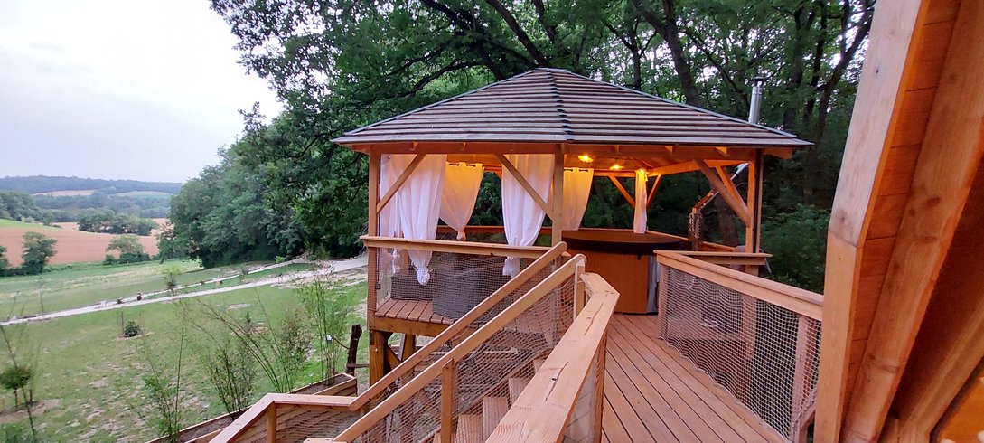 Hébergement AbracadaRoom : Cabane perchée BLOOMA & Spa - Image 3