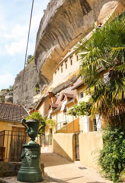Hébergement AbracadaRoom : La maison troglodyte de la Lézardière - Image 2