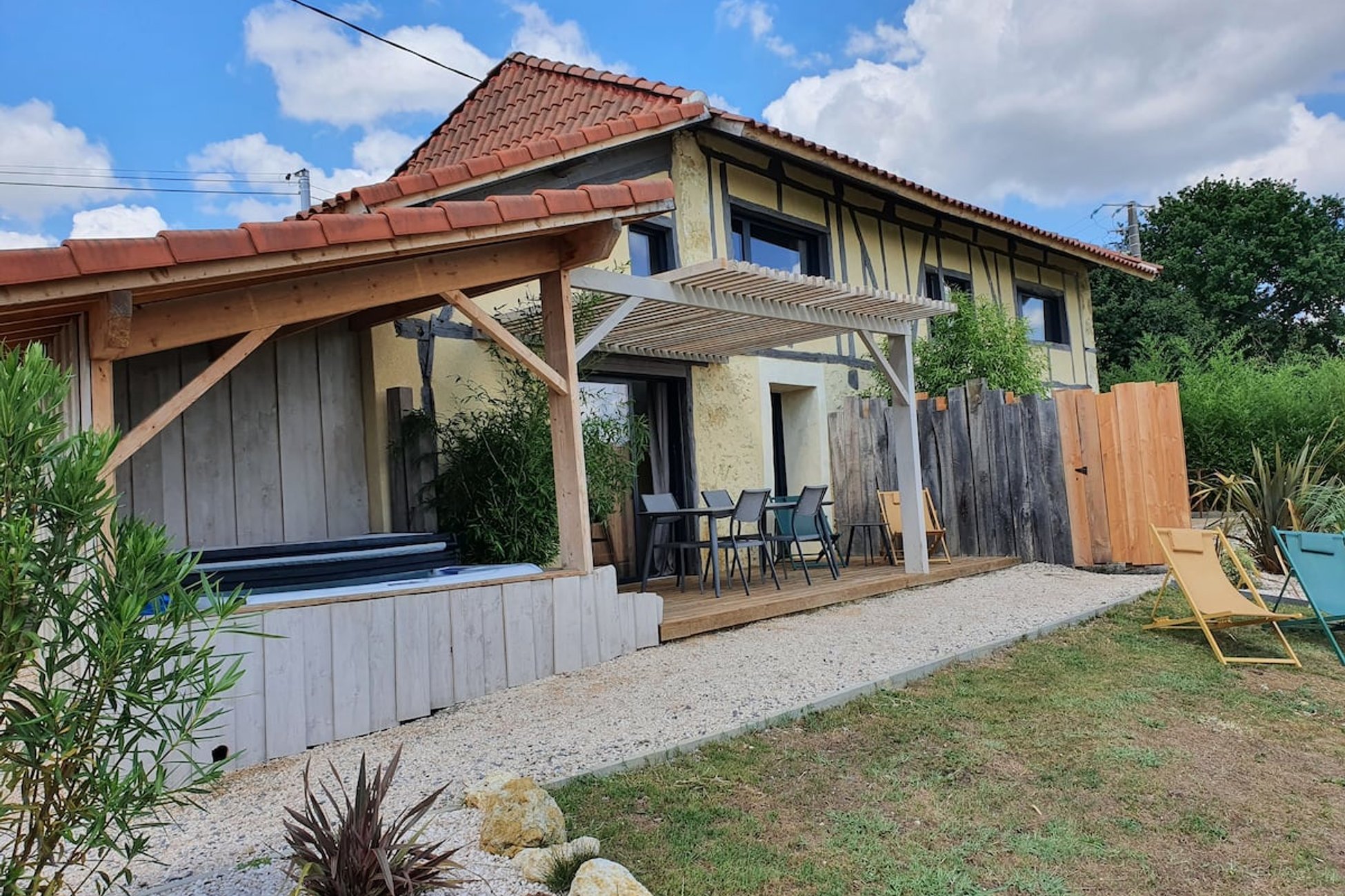 Hébergement UnicStay : Petit Cottage du Hameau de Pallanne à Pallanne