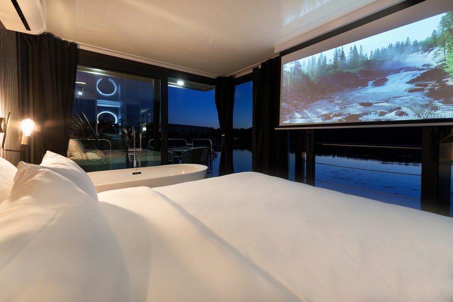 Hébergement AbracadaRoom : Suite flottante Panoramique Lit king-size Balnéo - Image 13