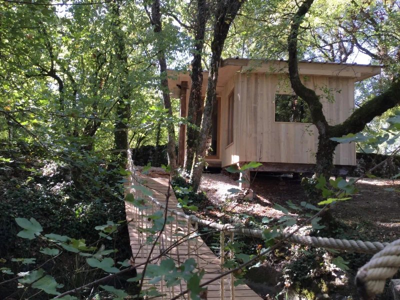 Hébergement AbracadaRoom : Cabane insolite avec spa privatif - Image 1