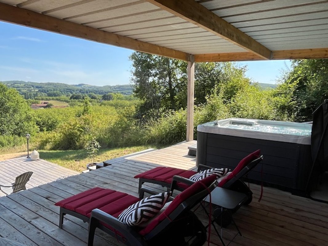 Cabane Spa et vue panoramique à Saint-Vincent-De-Cosse (3)