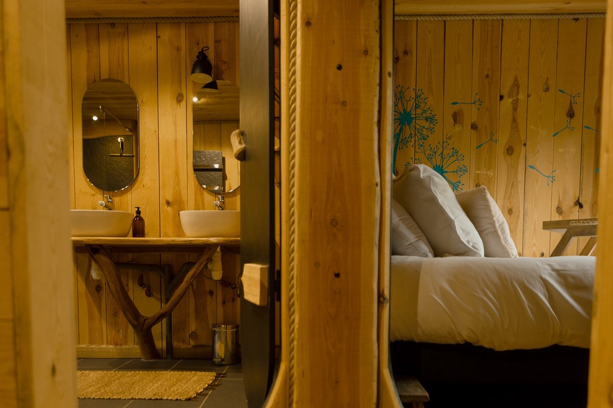 Cabane Spa Le Refuge à St-Léger-Aux-Bois (16)