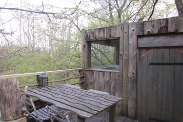 Cabane Charrette – Dormir perché à 9m, praticable en fauteuil à Saint-Donat-Sur-L'herbasse (1)