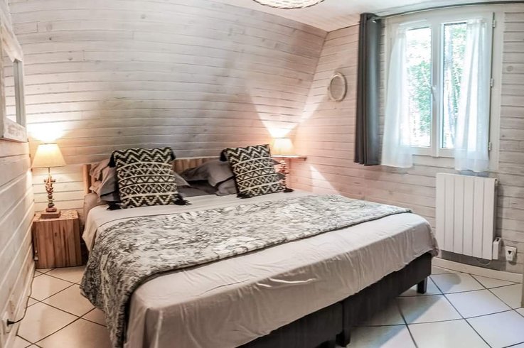 Hébergement AbracadaRoom : La Cabane du Pêcheur, chalet en A au bord d'un étang de pêche (découverte) à Sarlat - Image 8