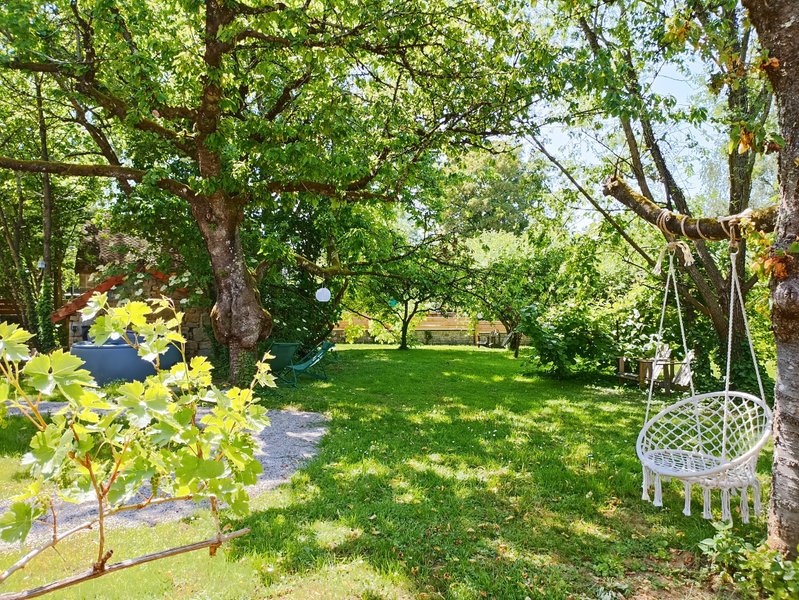 Hébergement AbracadaRoom : La Roulotte du Domaine de la Comté & Spa - Image 13