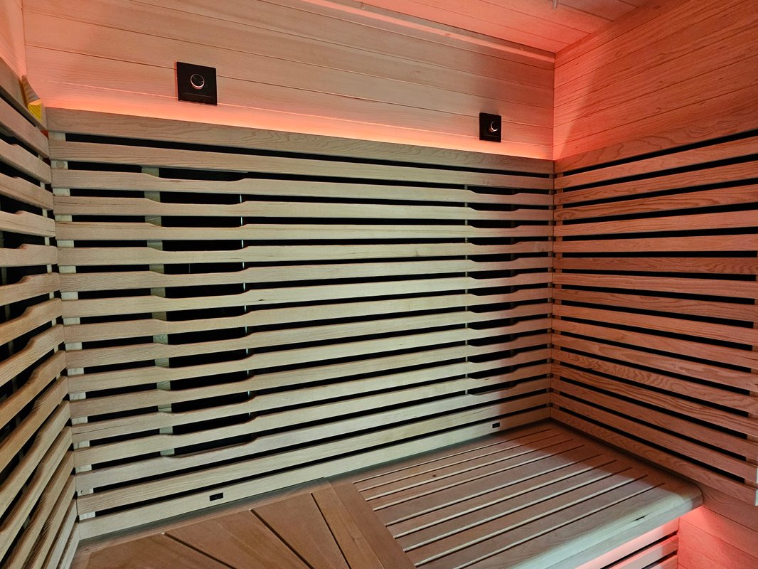 Les 3 Clefs de GaYa - Spa de nage, Sauna, lit hydromassant & relaxation immersive - 4pers. à Saint Jean Ligoure (15)