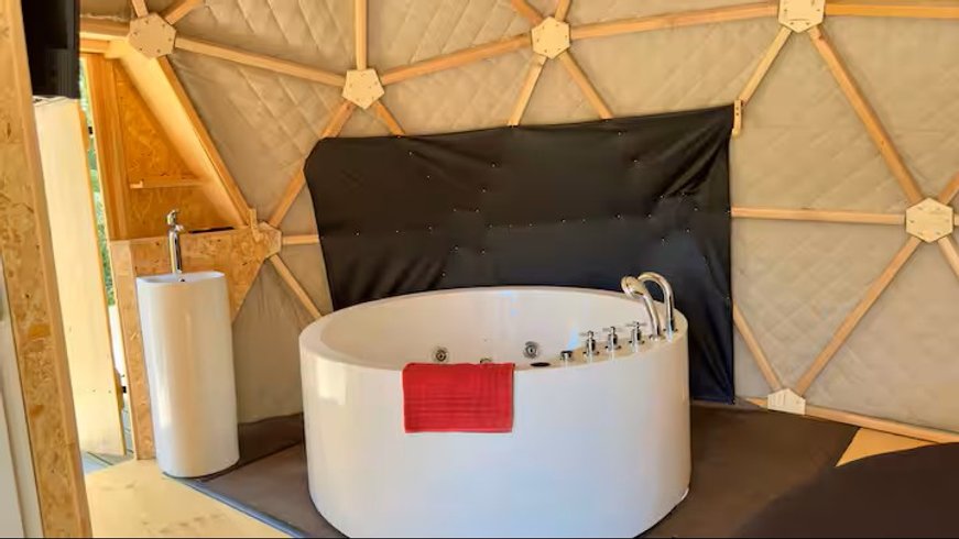Hébergement AbracadaRoom : Dôme Climatisé & Balnéothérapie - Image 4