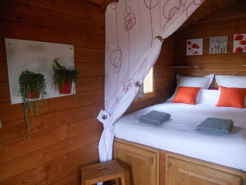 Hébergement AbracadaRoom : La roulotte Morgane - Image 7