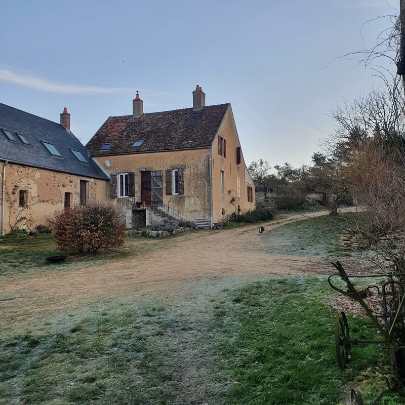 Tiny House Morvan, en pleine nature à  2h de Paris à Bussières (18)