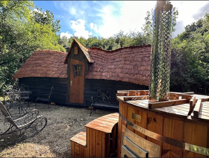 Hébergement AbracadaRoom : Cabane de contes de fée & Spa - Image 2