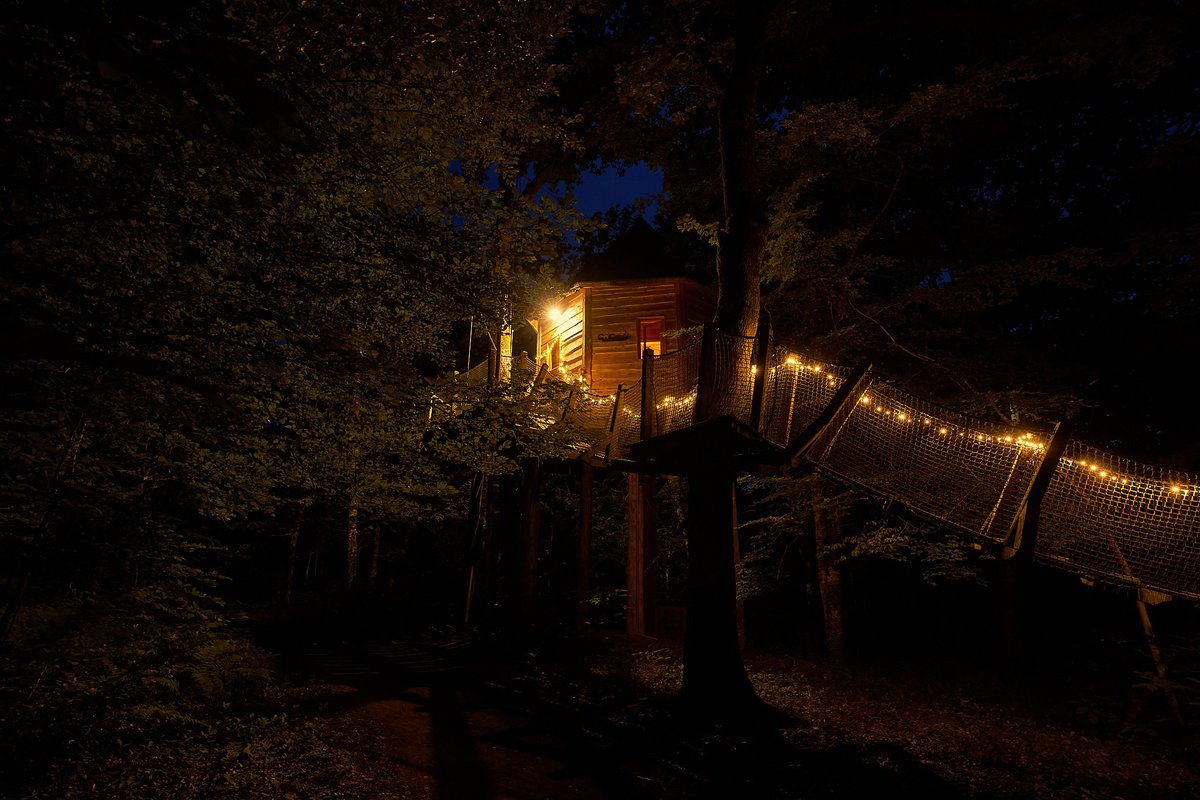 Cabane avec spa "Cocoon" à Lamothe-Fénelon (15)