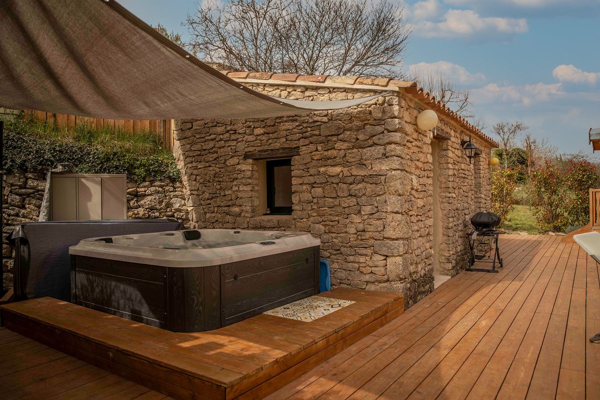 Roulotte la Clé du Luberon & SPA à Buoux (11)