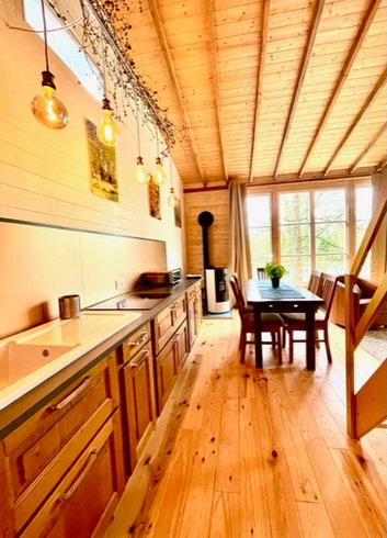 Hébergement AbracadaRoom : Terrasse sur l’eau, gîte en châtaignier - Image 6