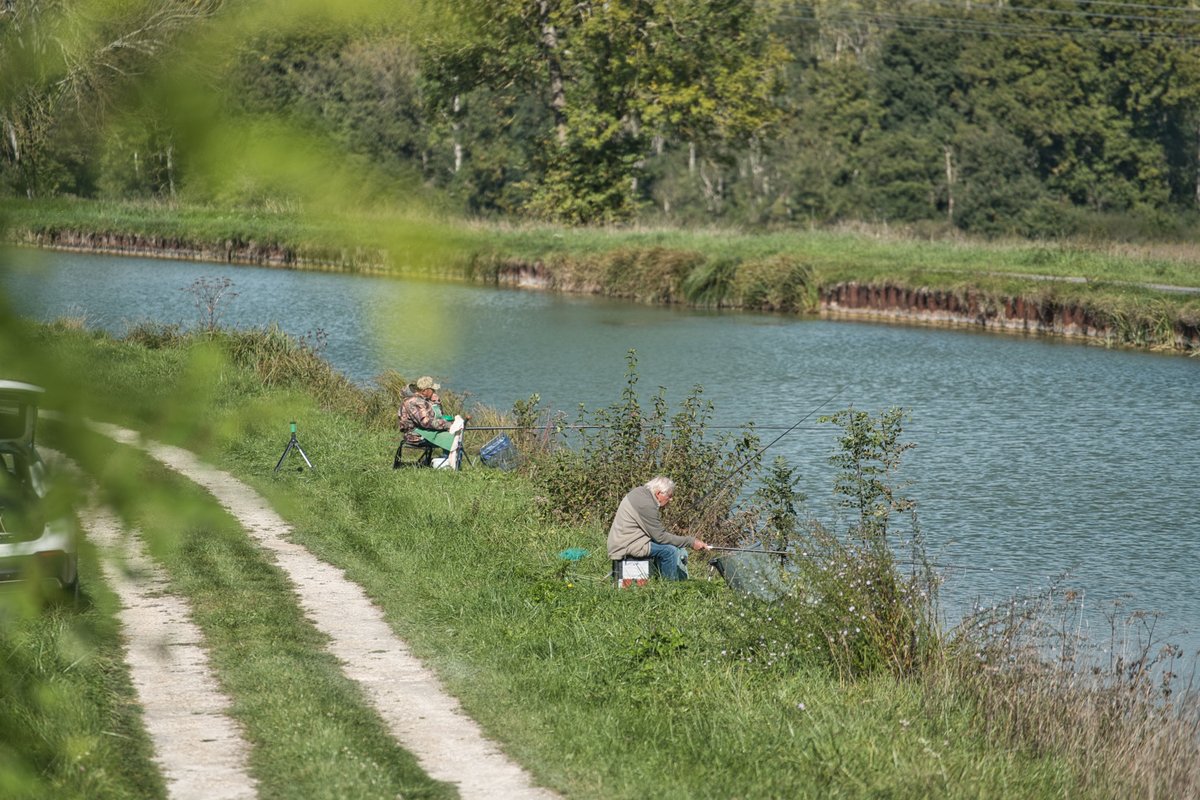 Lodge haut de gamme & bain nordique privatif au bord du Canal de Briare à 1h15 de Paris à Montcresson (41)